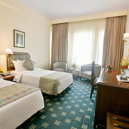The Peerless Inn Kolkata Bagian luar foto