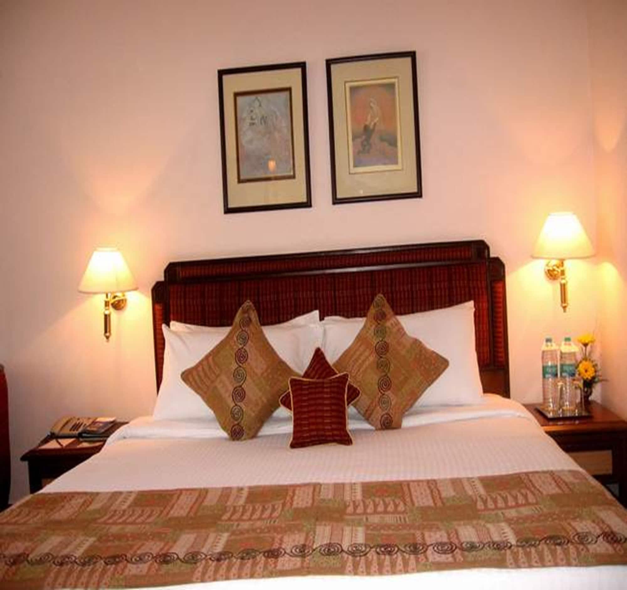The Peerless Inn Kolkata Bagian luar foto