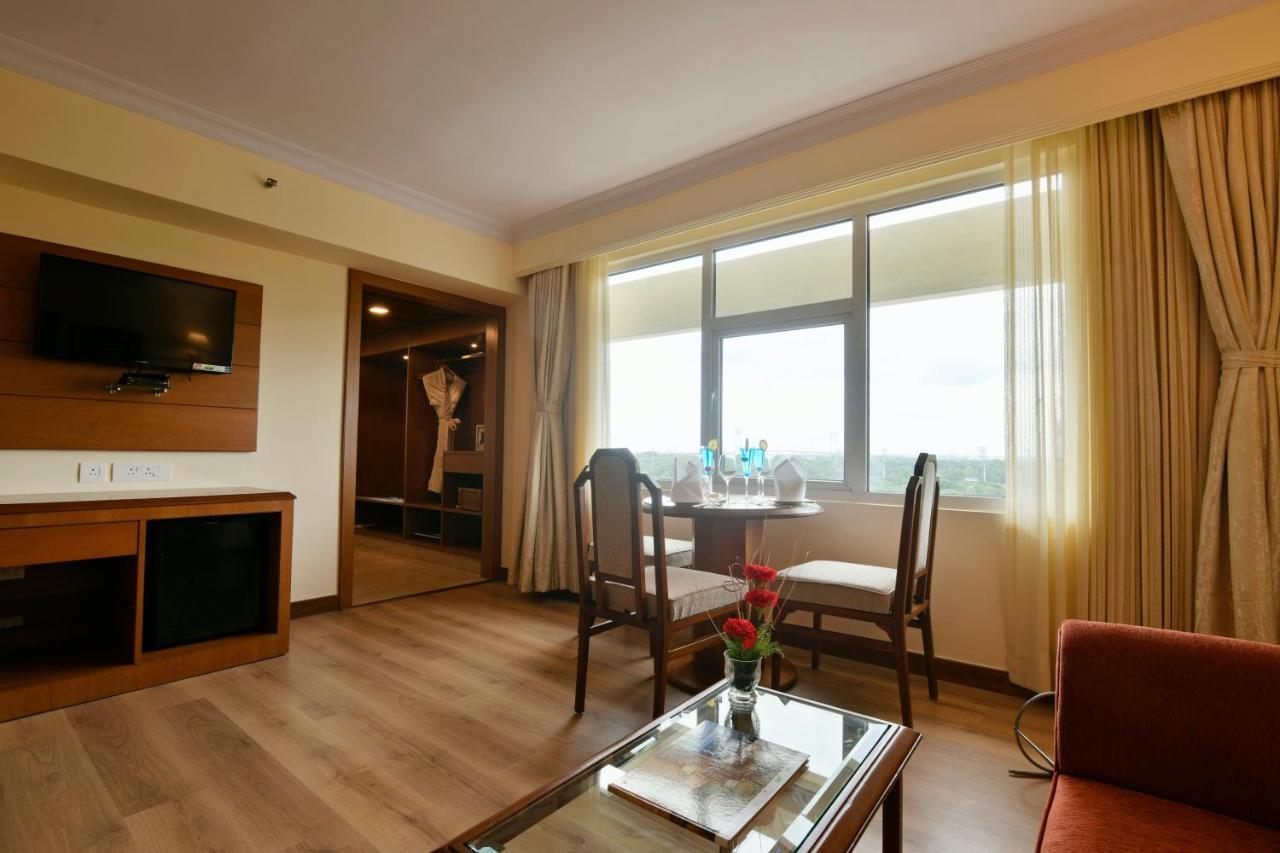 The Peerless Inn Kolkata Bagian luar foto