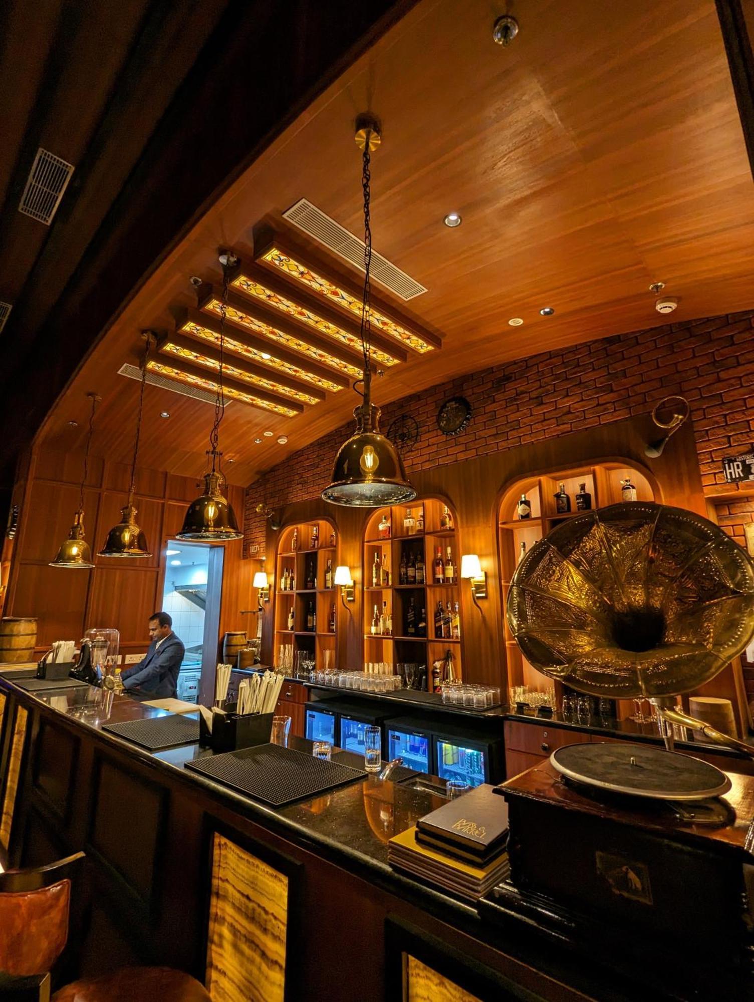 The Peerless Inn Kolkata Bagian luar foto