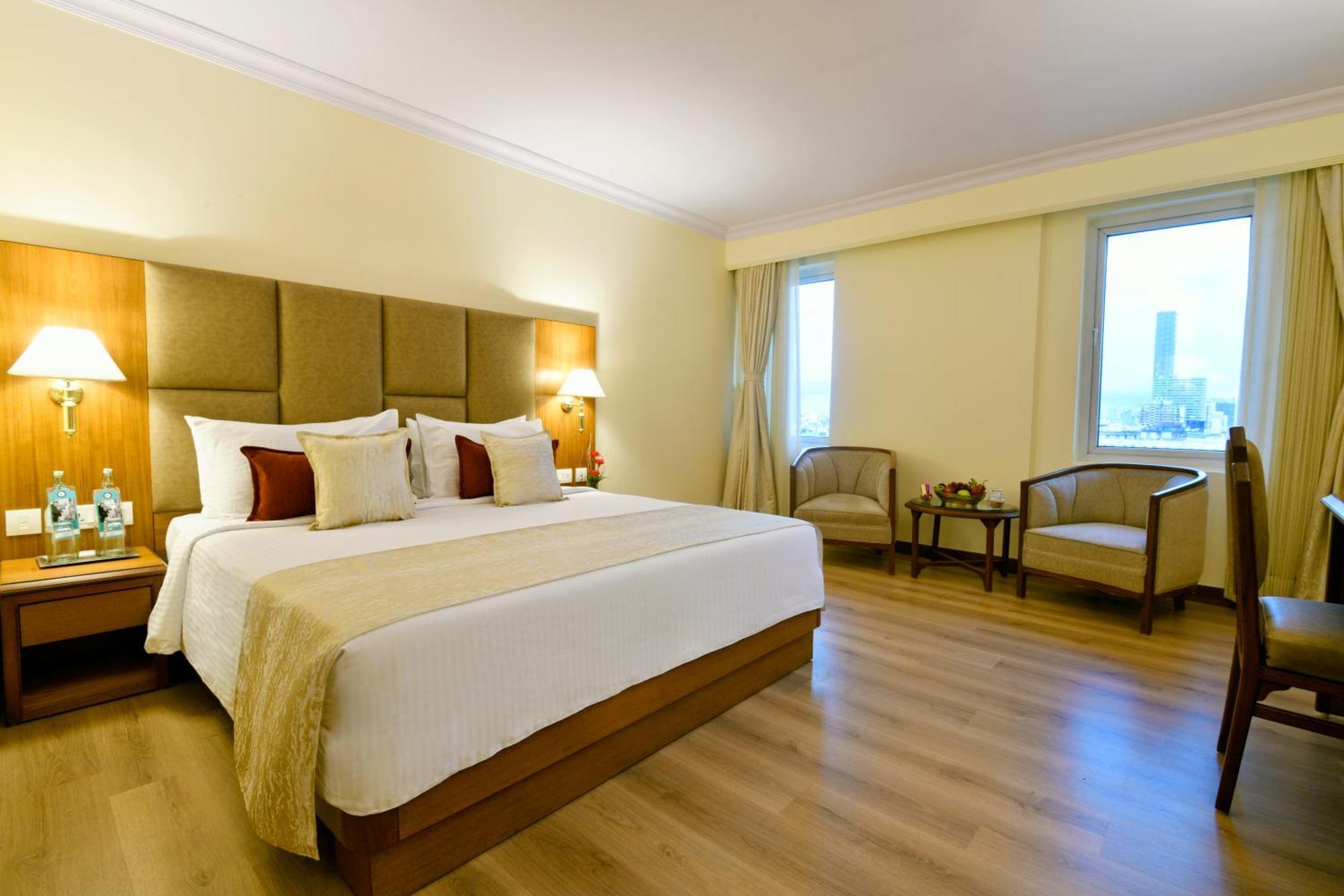 The Peerless Inn Kolkata Bagian luar foto