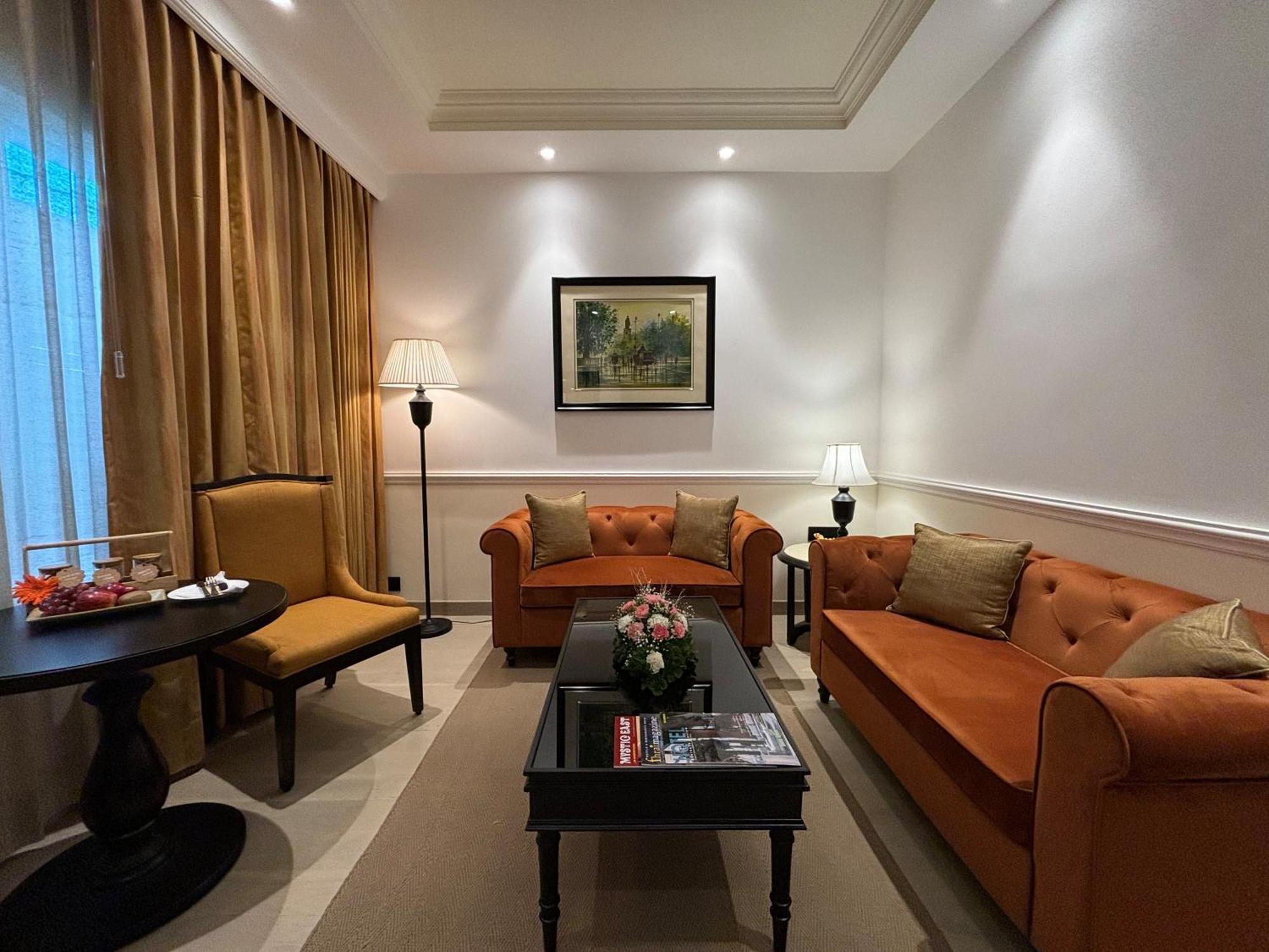 The Peerless Inn Kolkata Bagian luar foto