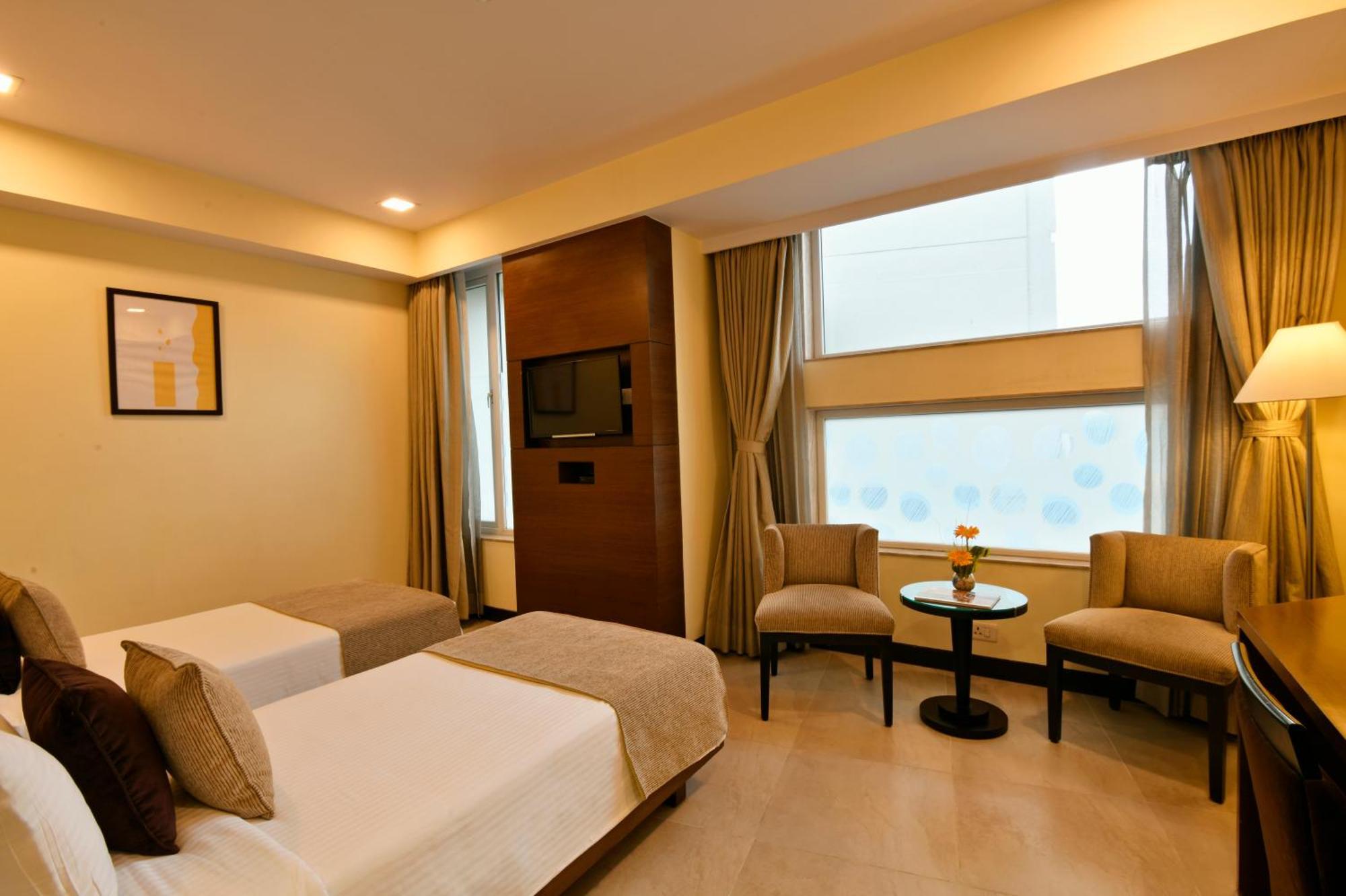 The Peerless Inn Kolkata Bagian luar foto