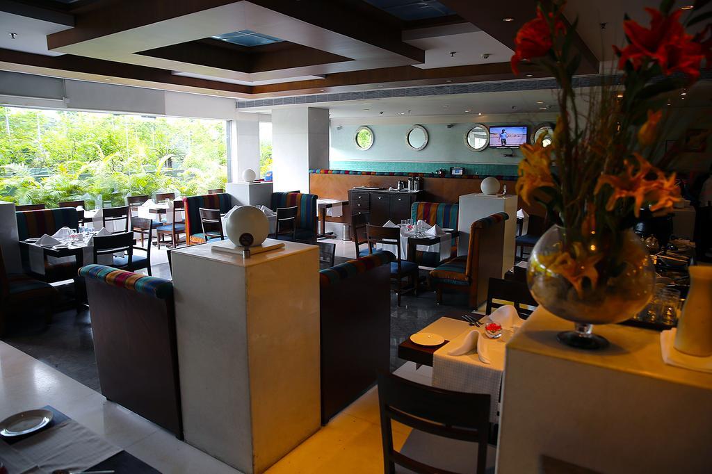The Peerless Inn Kolkata Bagian luar foto