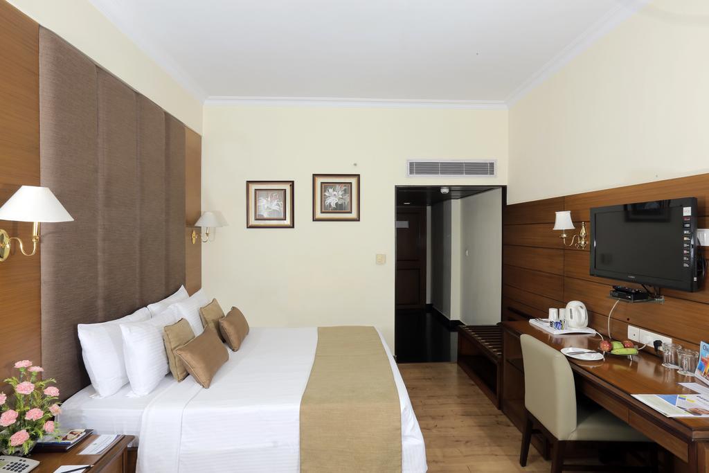 The Peerless Inn Kolkata Bagian luar foto