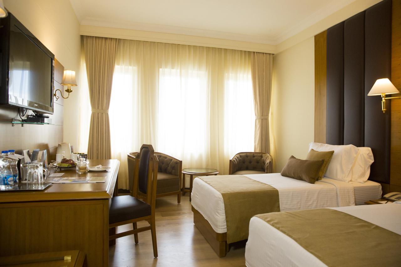 The Peerless Inn Kolkata Bagian luar foto