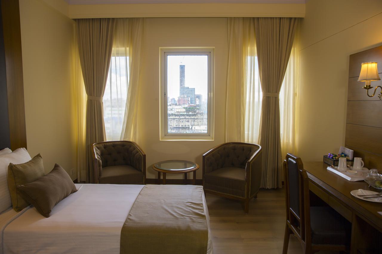 The Peerless Inn Kolkata Bagian luar foto