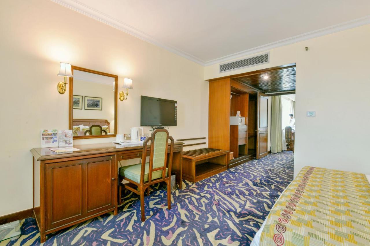 The Peerless Inn Kolkata Bagian luar foto