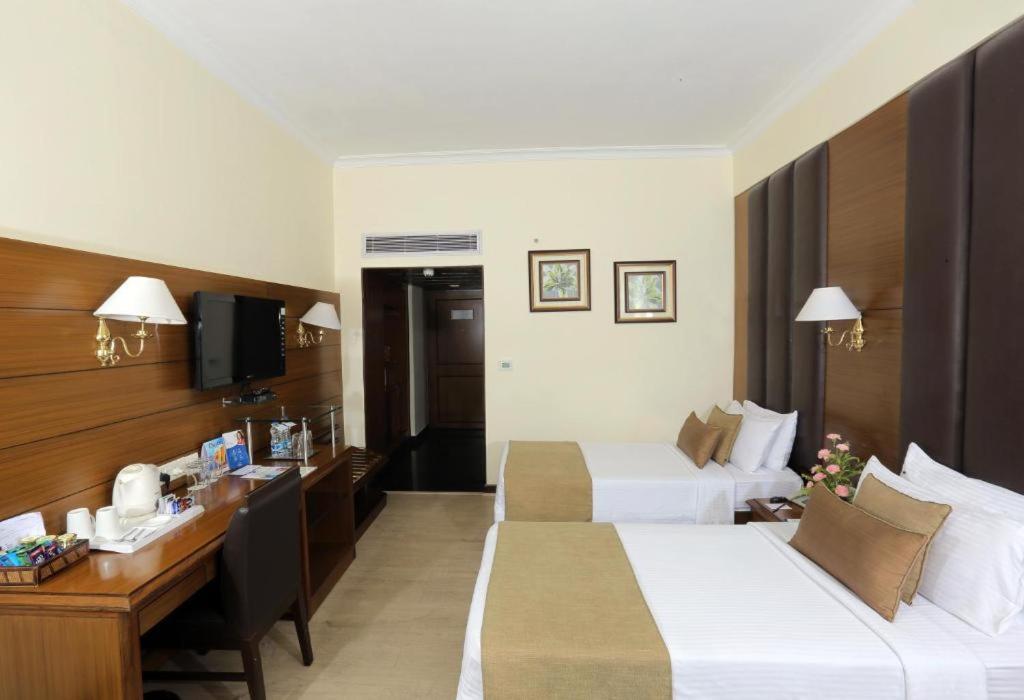 The Peerless Inn Kolkata Bagian luar foto